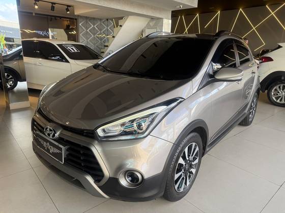 HYUNDAI HB20X 1.6 16V PREMIUM FLEX 4P AUTOMÁTICO